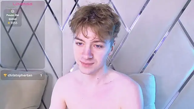 Paul Holt online show from December 22, 8:50 pm