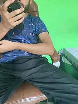 hotyyyyjonny online show from June 21, 3:42 am