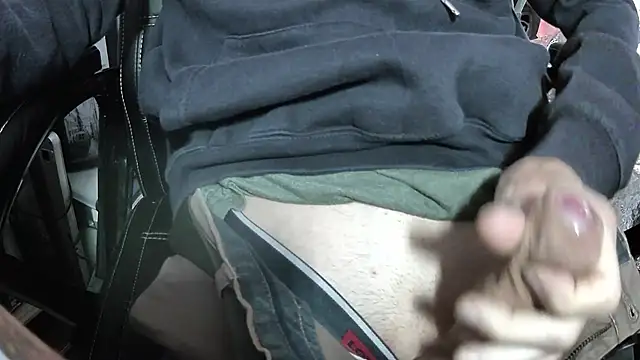 Snapshot of Chrisatmiami chatting on November 17, 8:20 am Chrisatmiami online show from November 17, 8:20 am