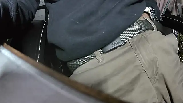 Snapshot of Chrisatmiami chatting on November 17, 9:09 pm Chrisatmiami online show from November 17, 9:09 pm