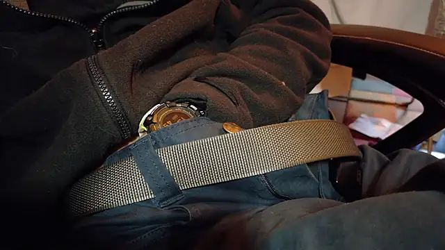 Snapshot of Chrisatmiami chatting on December 2, 2:23 pm Chrisatmiami online show from December 2, 2:23 pm