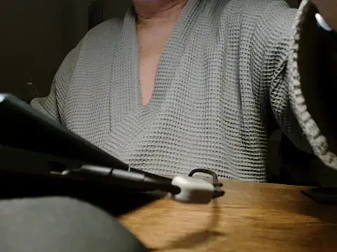Snapshot of sssuka chatting on February 11, 10:04 pm sssuka online show from February 11, 10:04 pm