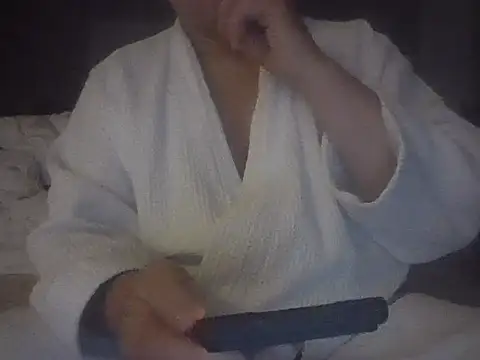 Snapshot of sssuka chatting on May 7, 9:09 pm sssuka online show from May 7, 9:09 pm