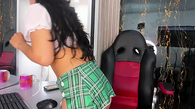 Lucy Vegas online show from March 10, 2:00 pm