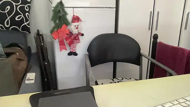 Snapshot of coach-karl chatting on December 22, 12:57 pm coach-karl online show from December 22, 12:57 pm