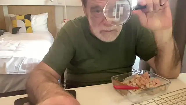 Snapshot of coach-karl chatting on January 12, 12:21 pm coach-karl online show from January 12, 12:21 pm