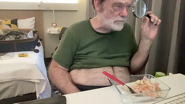 Snapshot of coach-karl chatting on January 17, 12:32 pm coach-karl online show from January 17, 12:32 pm