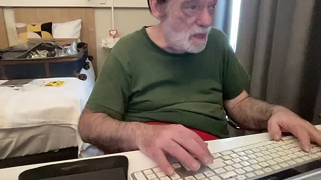 Snapshot of coach-karl chatting on January 18, 12:31 pm coach-karl online show from January 18, 12:31 pm