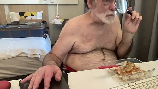 Snapshot of coach-karl chatting on February 11, 1:05 pm coach-karl online show from February 11, 1:05 pm