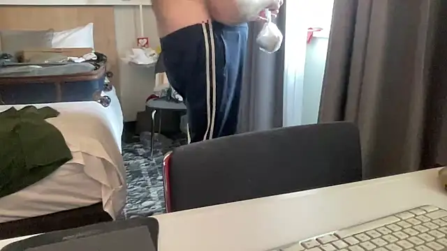 Snapshot of coach-karl chatting on February 15, 12:25 pm coach-karl online show from February 15, 12:25 pm