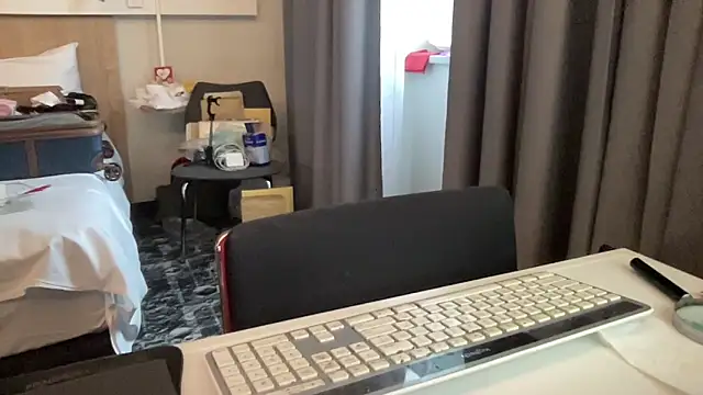 Snapshot of coach-karl chatting on February 17, 12:45 pm coach-karl online show from February 17, 12:45 pm