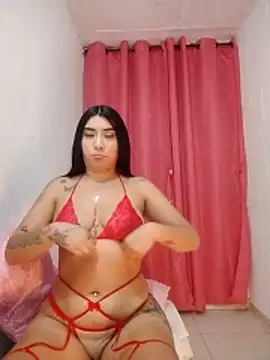 Snapshot of mila_roose_ chatting on November 12, 4:24 am mila roose online show from November 12, 4:24 am