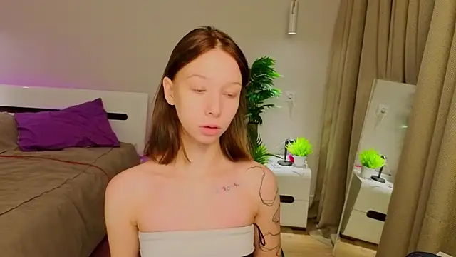 LilyPoetry  online show from November 27, 11:23 am