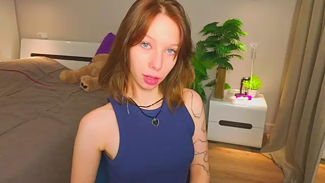 LilyPoetry  online show from December 14, 11:26 am