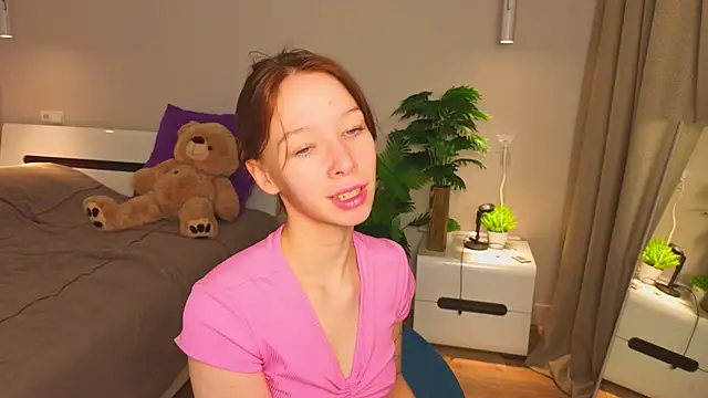 LilyPoetry  online show from December 15, 11:25 am