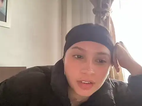 Snapshot of Dreana chatting on January 14, 7:30 pm Dreana online show from January 14, 7:30 pm