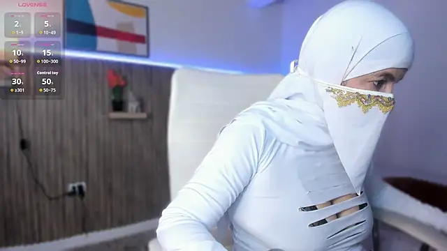 Hannaa Dolly online show from December 3, 2:52 am