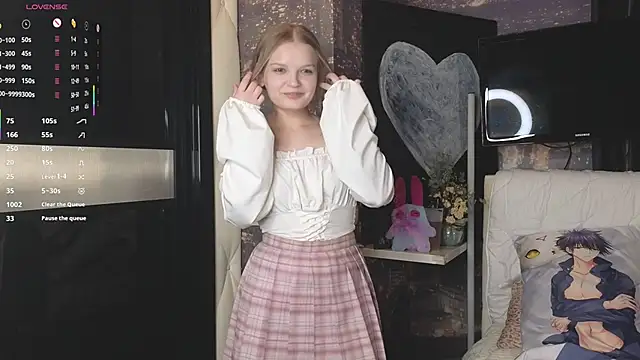 Snapshot of MicheleHonas chatting on November 16, 8:36 pm MicheleHonas online show from November 16, 8:36 pm