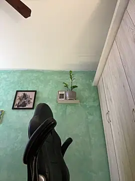 Snapshot of Cristal_Cerati_ chatting on December 5, 2:03 pm Cristal Cerati online show from December 5, 2:03 pm