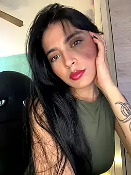 Snapshot of Cristal_Cerati_ chatting on January 8, 9:17 pm Cristal Cerati online show from January 8, 9:17 pm