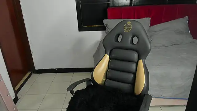 Snapshot of Belladonna_trix chatting on December 1, 8:14 pm Belladonna trix online show from December 1, 8:14 pm