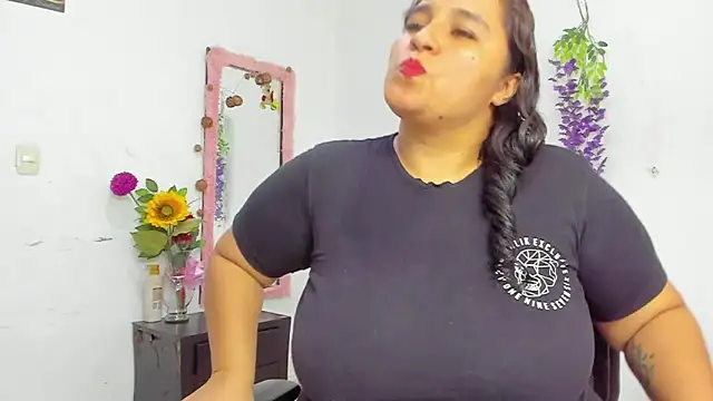  1Zoey online show from February 6, 11:30 pm