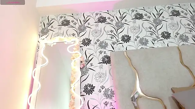 Snapshot of Joselyn_tay chatting on November 27, 2:19 pm Joselyn tay online show from November 27, 2:19 pm