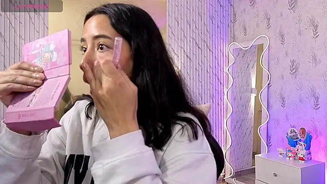 Joselyn tay online show from April 5, 12:02 pm