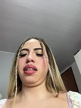 Snapshot of cupcakee_ chatting on November 16, 7:52 pm cupcakee online show from November 16, 7:52 pm