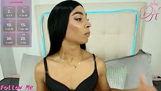 Daphne Hills online show from April 2, 6:49 pm