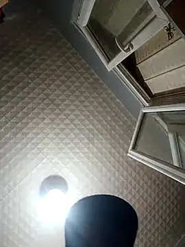 hotguy71000 online show from February 28, 6:09 pm