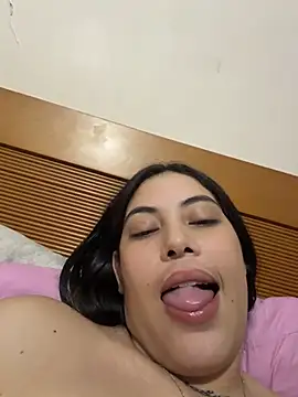 Snapshot of Anna_Bitch_Disgusting chatting on July 10, 9:01 am Anna Bitch Disgusting online show from July 10, 9:01 am