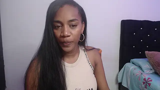 AishaOwens online show from November 19, 7:47 pm