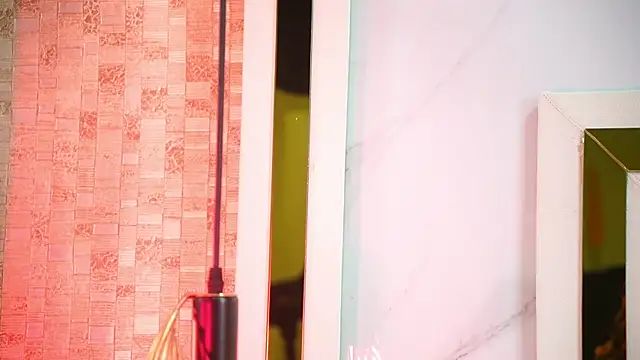 Snapshot of Caroline_palmerr chatting on February 21, 7:15 pm Caroline palmerr online show from February 21, 7:15 pm