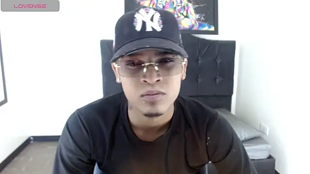 Isaacas  online show from November 24, 11:43 am