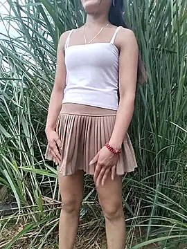 Snapshot of gugu0022 chatting on July 1, 11:23 am gugu0022 online show from July 1, 11:23 am