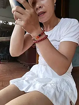 Snapshot of gugu0022 chatting on July 11, 10:55 pm gugu0022 online show from July 11, 10:55 pm