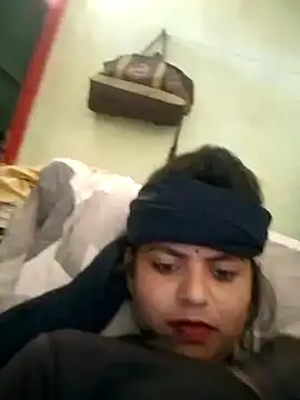 Snapshot of Kiranti_hot chatting on November 15, 9:50 am Kiranti hot online show from November 15, 9:50 am