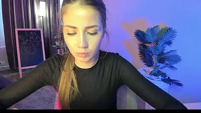 Aurora Glow21 online show from February 9, 12:09 pm