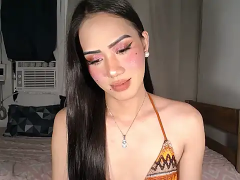 Snapshot of im_ur_wife69 chatting on February 23, 5:54 pm im ur wife69 online show from February 23, 5:54 pm