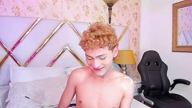 Snapshot of JacobRusso chatting on February 3, 4:21 am JacobRusso online show from February 3, 4:21 am