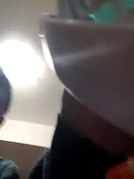 Snapshot of Dale_E chatting on December 29, 3:11 am Dale E online show from December 29, 3:11 am