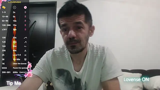 Snapshot of Dale_E chatting on November 29, 2:58 am Dale E online show from November 29, 2:58 am