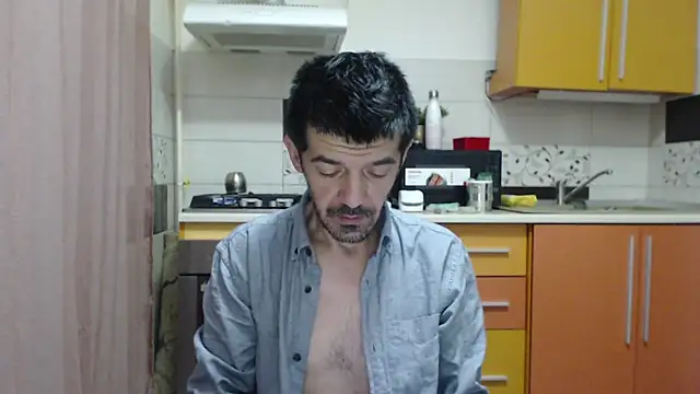 Snapshot of Dale_E chatting on December 19, 5:36 am Dale E online show from December 19, 5:36 am