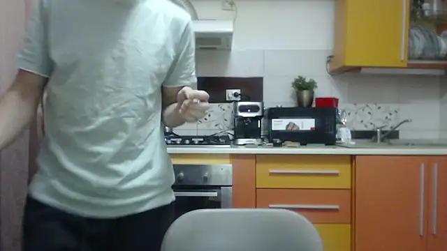 Snapshot of Dale_E chatting on January 14, 5:35 am Dale E online show from January 14, 5:35 am