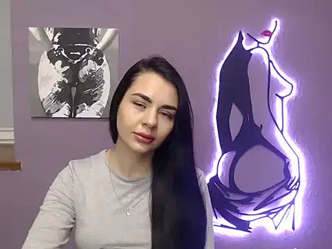 divina kira online show from January 12, 8:30 am