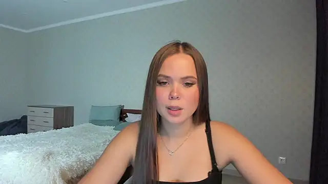 Snapshot of Kira_love_81 chatting on November 22, 6:18 pm Kira love 81 online show from November 22, 6:18 pm