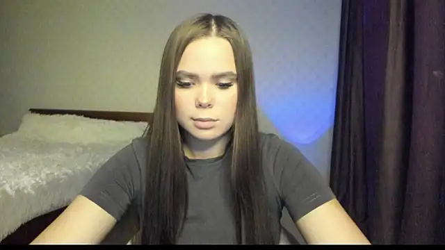 Snapshot of Kira_love_81 chatting on December 1, 11:48 am Kira love 81 online show from December 1, 11:48 am