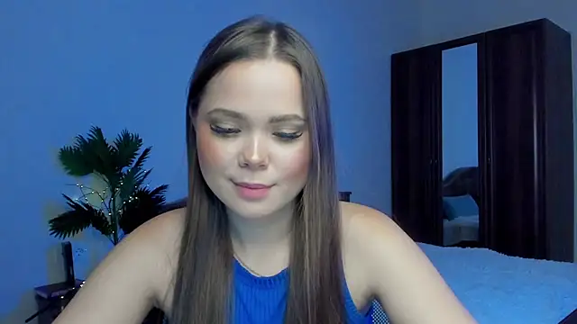 Snapshot of Kira_love_81 chatting on January 14, 7:41 pm Kira love 81 online show from January 14, 7:41 pm