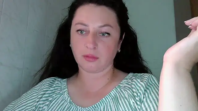 Snapshot of MelinaAx chatting on July 14, 7:30 pm MelinaAx online show from July 14, 7:30 pm